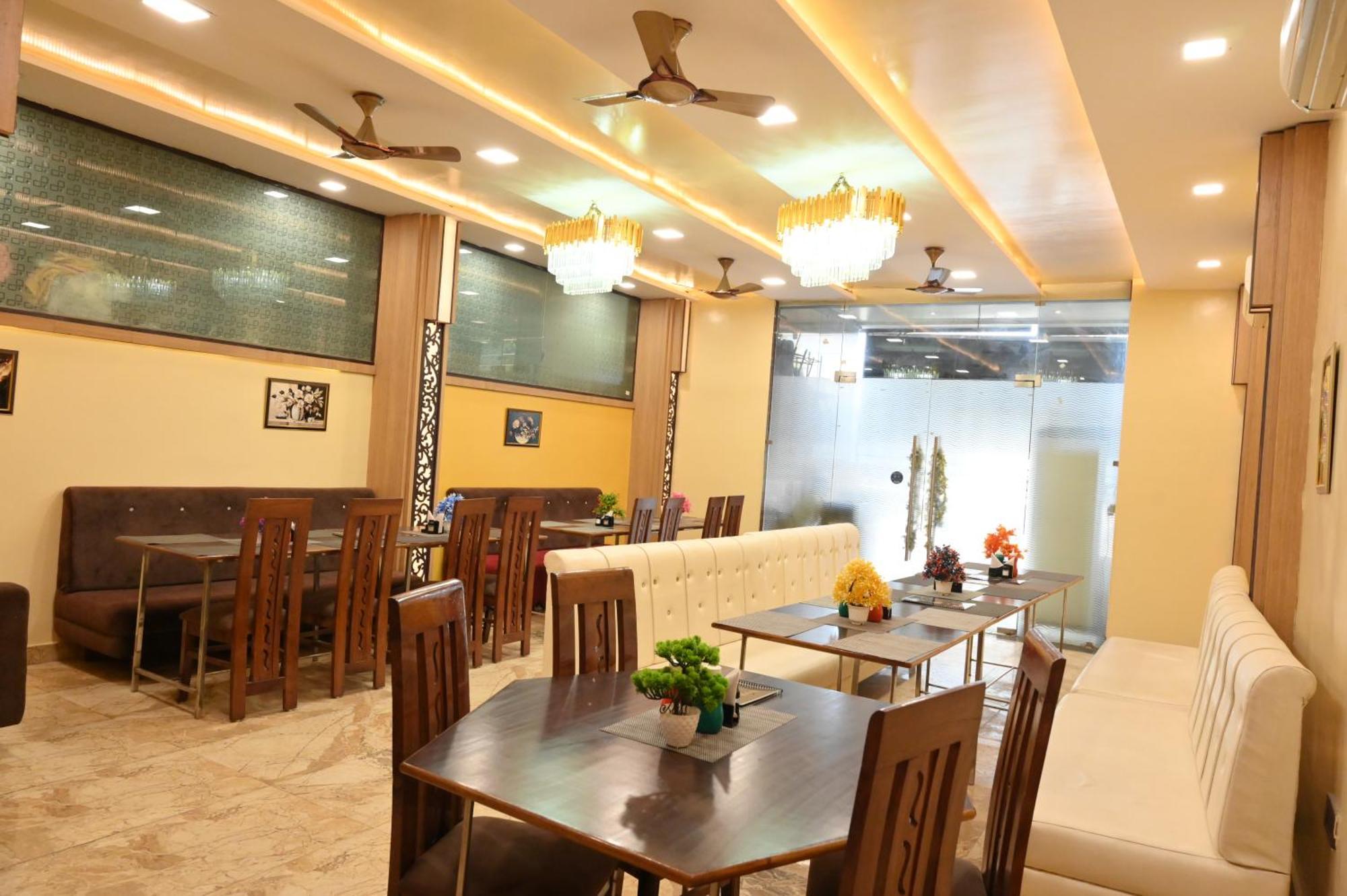Hotel Riddhi Regency Lucknow Eksteriør billede